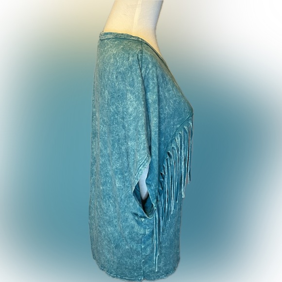 Blue Buttercup Fringe Washed Turquoise Top size S - Picture 3 of 8